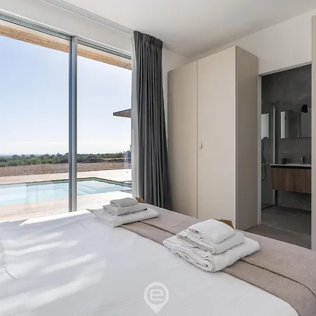 Estay - Valentina * Pula