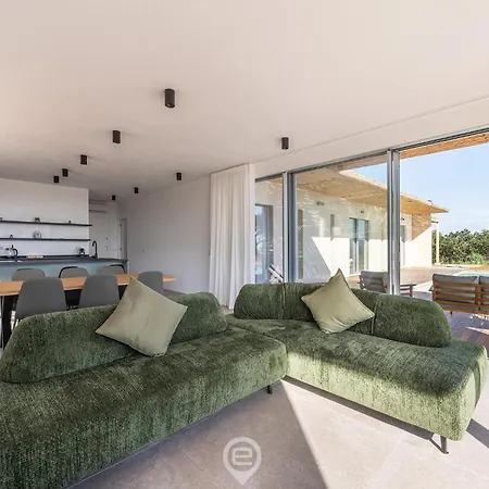 Valentina Villa Pula